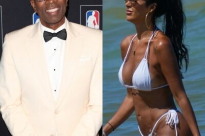 Kenny Smith Is Killin’ It After Being Spotted On Another Cheeky Beach Date With Famous Model  (PICS)