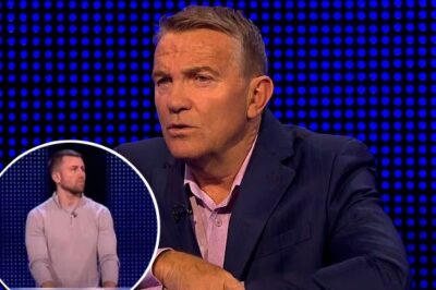 ‘HE’S DOING MY HEAD IN!’ The Chase fans RAGE as they skewer host Bradley Walsh for INFURIATING habit on ITV quiz